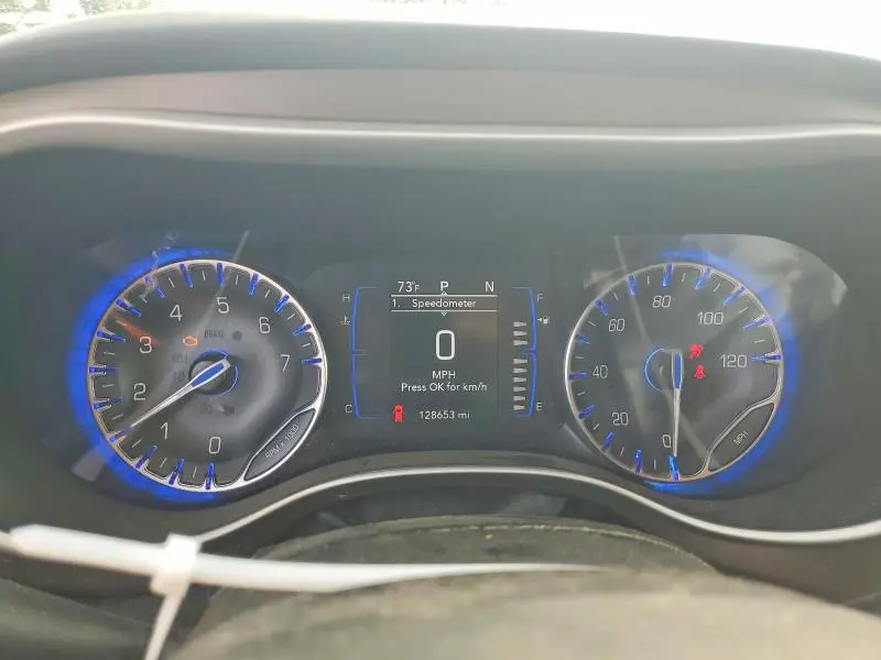 2022 CHRYSLER VOYAGER LX  