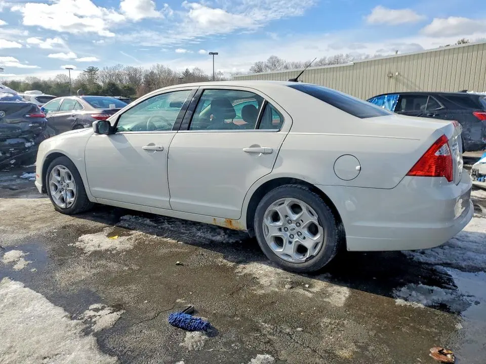 2011 FORD FUSION SE  