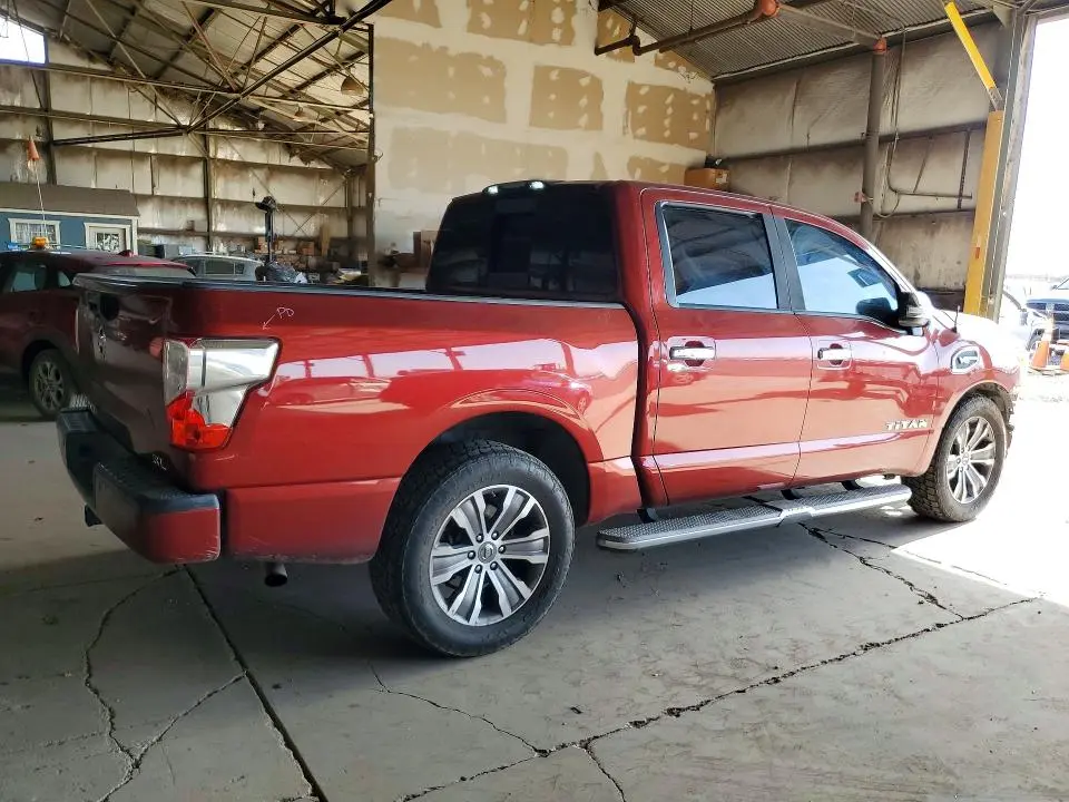 2017 NISSAN TITAN SL  