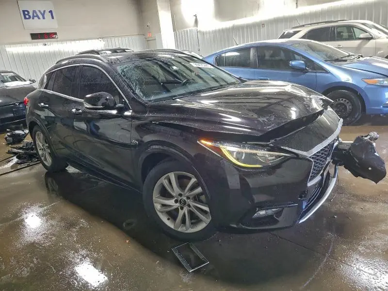 2017 INFINITI QX30 BASE  
