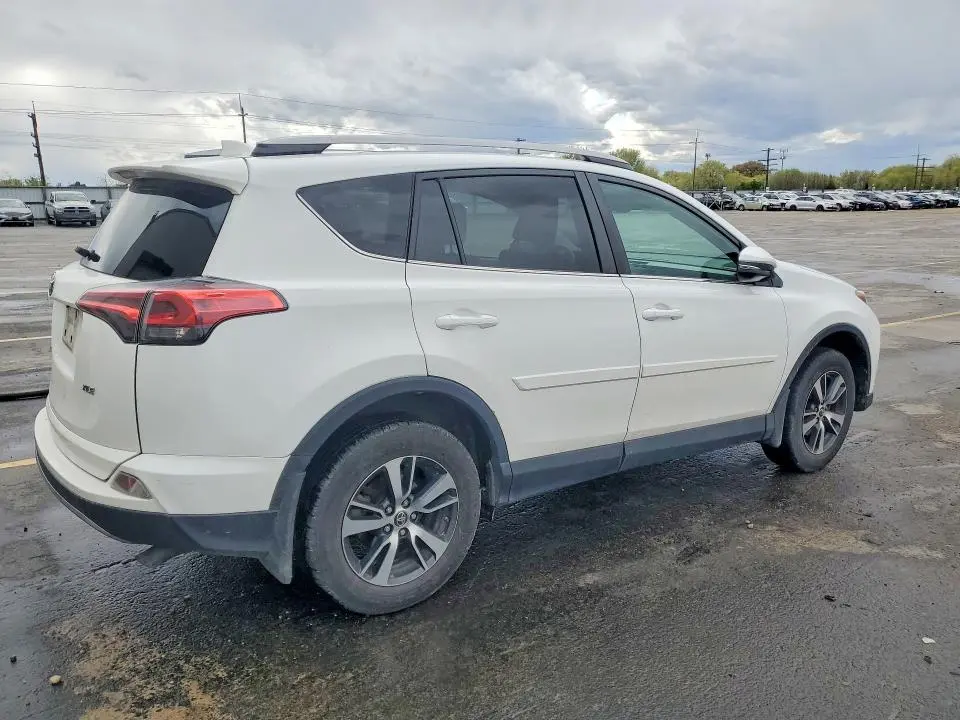2018 TOYOTA RAV4   