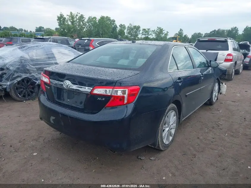 2014 TOYOTA CAMRY XLE
