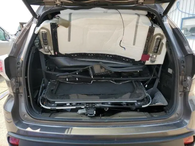 2016 TOYOTA HIGHLANDER XLE  