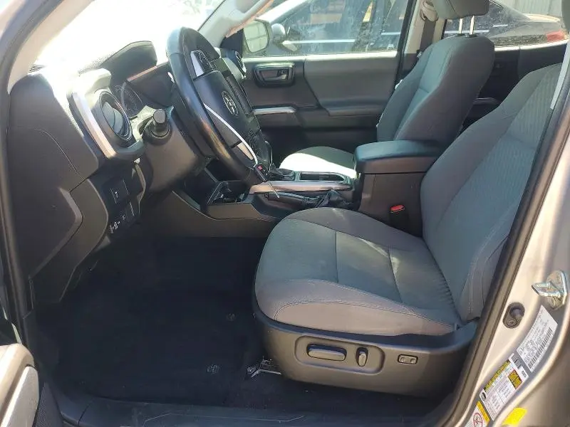 2020 TOYOTA TACOMA SR5 V6  