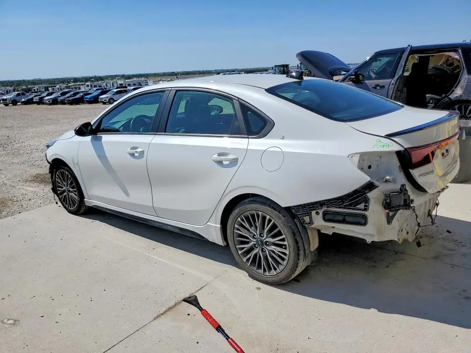 2023 KIA FORTE GT LINE  
