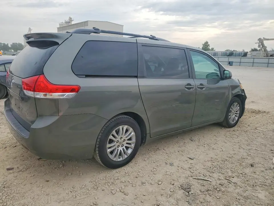 2011 TOYOTA SIENNA XLE 8-PASSENGER  