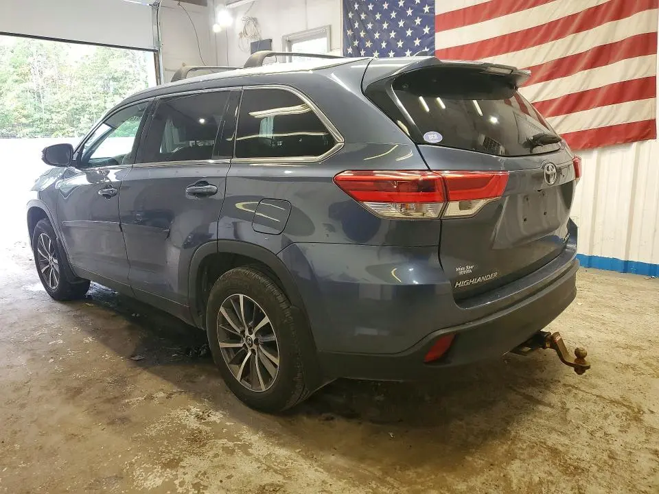 2019 TOYOTA HIGHLANDER XLE  