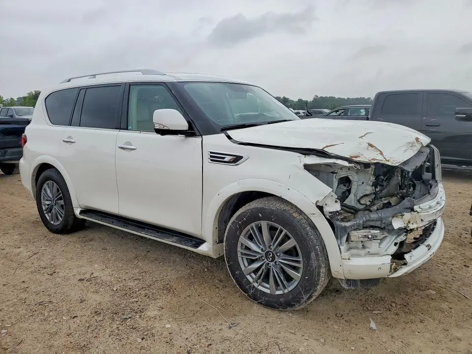 2022 INFINITI QX80 LUXE  