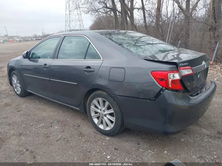 2013 TOYOTA CAMRY XLE V6