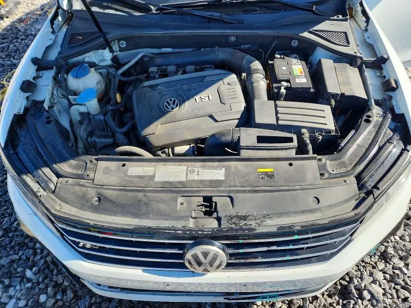 2017 VOLKSWAGEN PASSAT R-LINE  