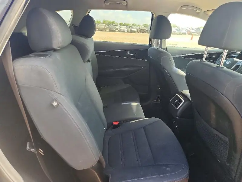 2020 KIA SORENTO S  