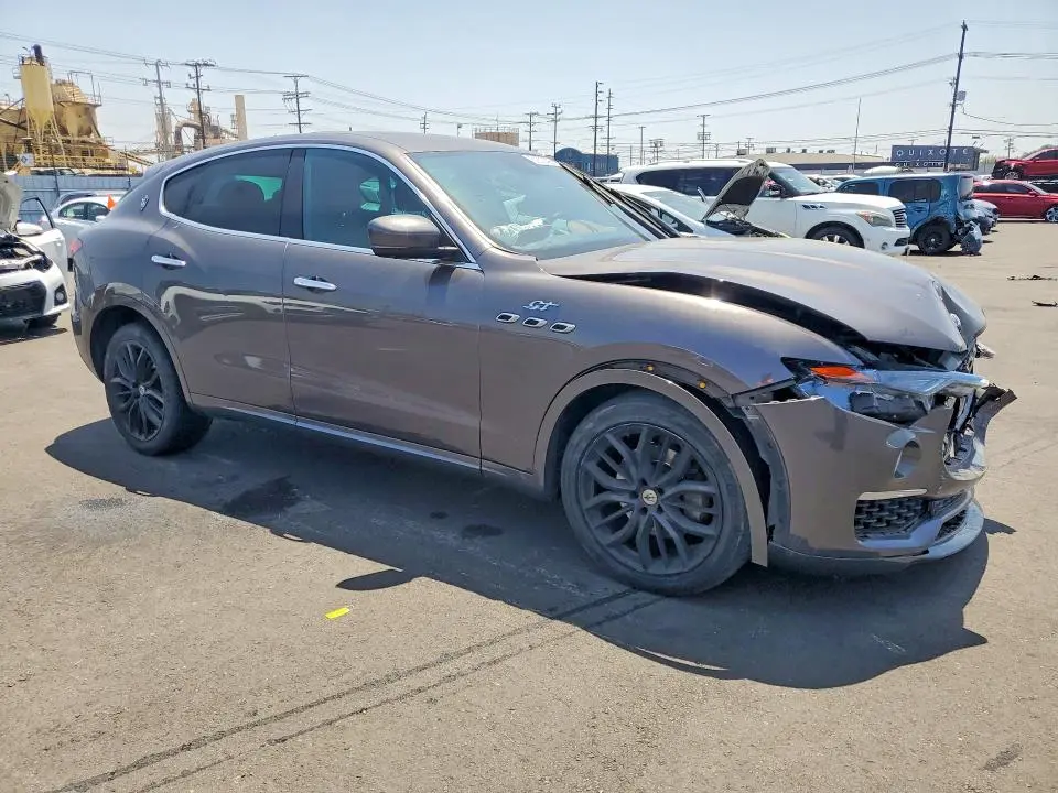 2022 MASERATI LEVANTE BASE  