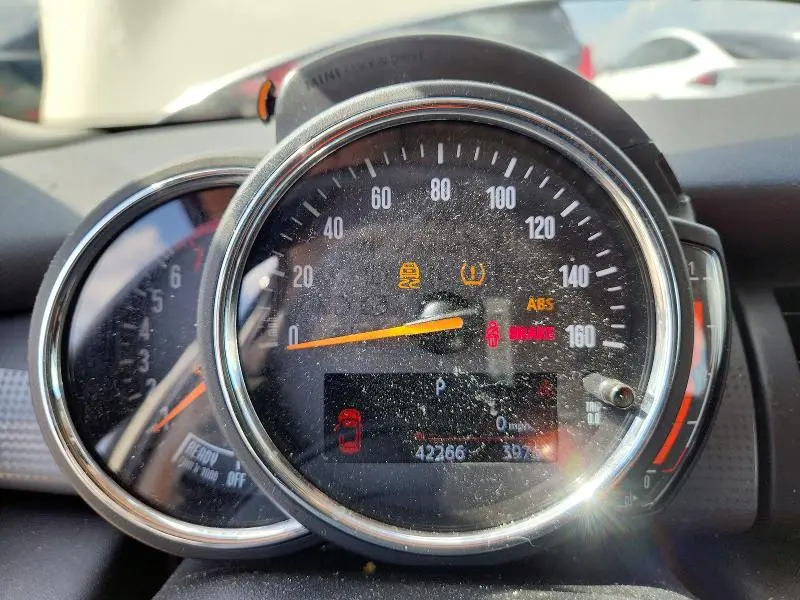 2019 MINI COOPER   