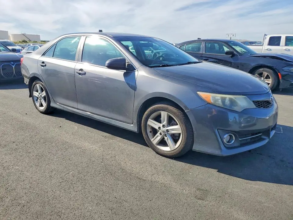 2012 TOYOTA CAMRY SE  