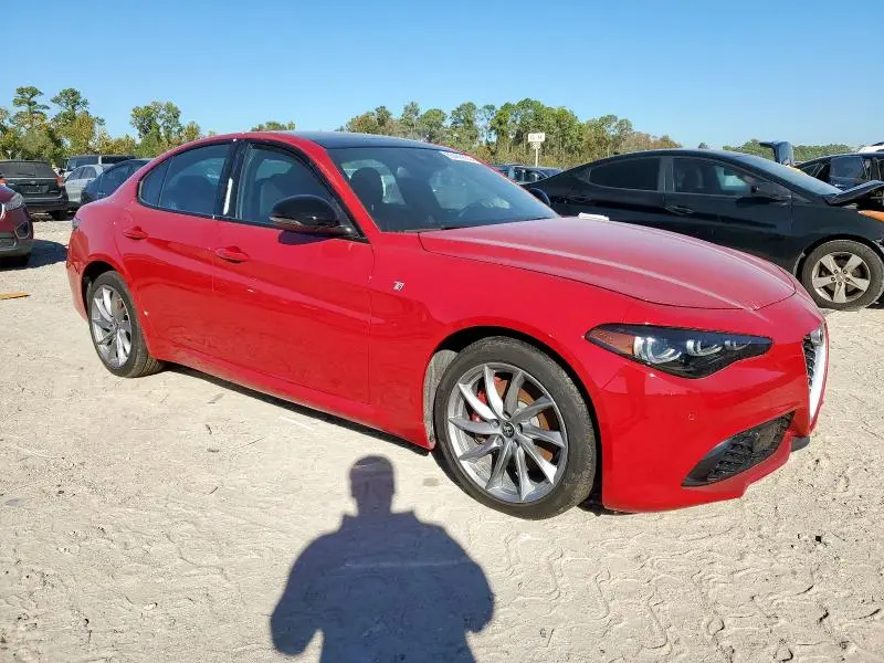 2024 ALFA ROMEO GIULIA TI  
