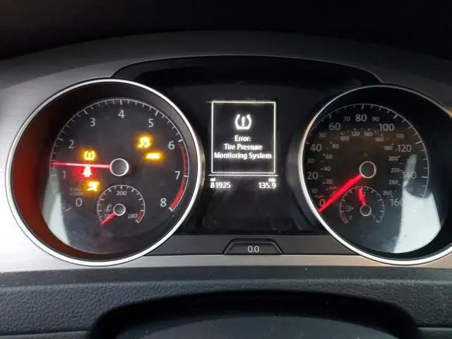 2016 VOLKSWAGEN GOLF S/SE  