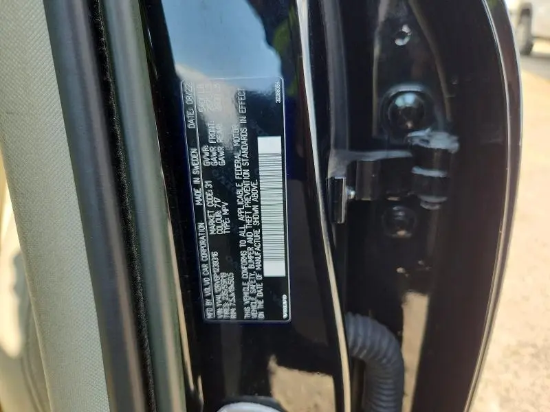 2023 VOLVO XC60 CORE  