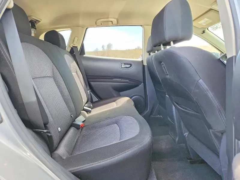 2013 NISSAN ROGUE S  
