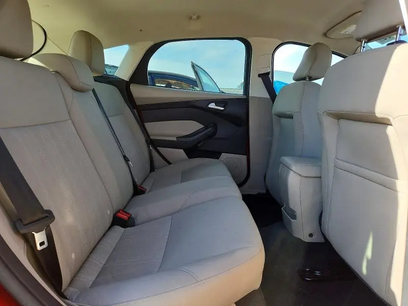 2018 FORD FOCUS SE  