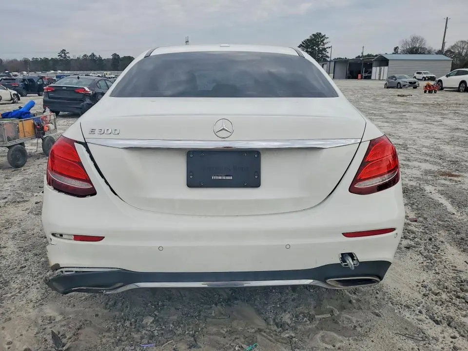 2017 MERCEDES-BENZ E 300  