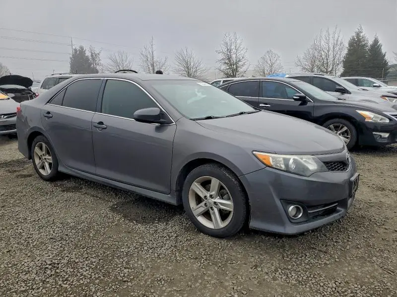 2014 TOYOTA CAMRY SE  