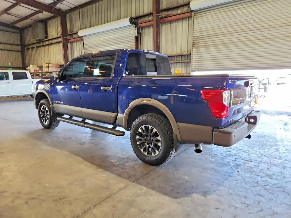 2017 NISSAN TITAN PLATINUM RESERVE  