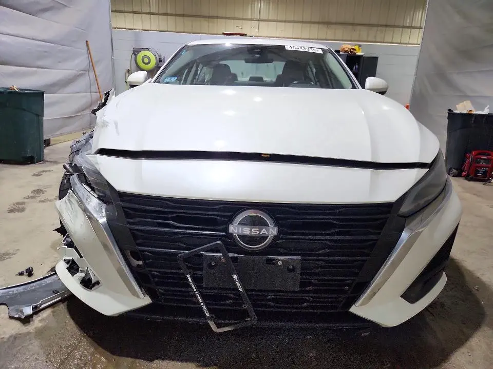 2023 NISSAN ALTIMA SV  