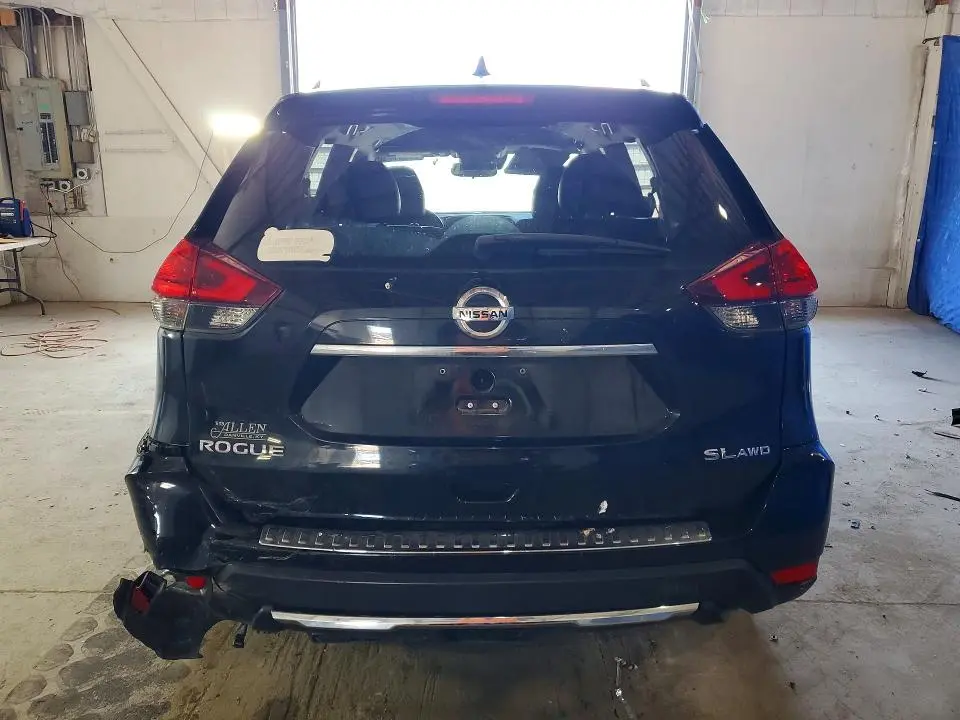 2017 NISSAN ROGUE SL  