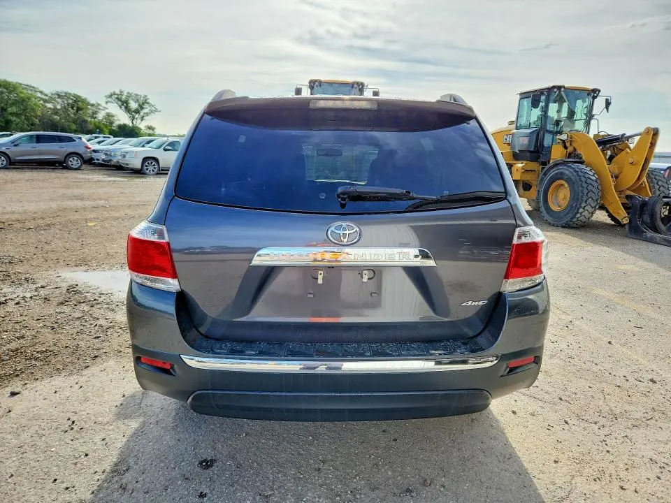 2013 TOYOTA HIGHLANDER LIMITED  