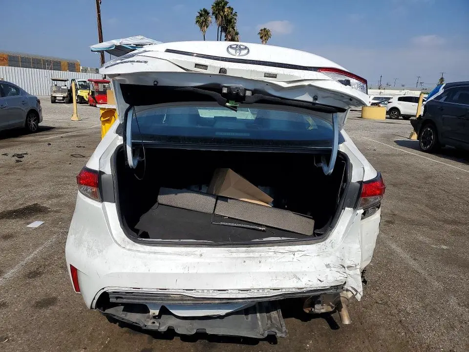2022 TOYOTA COROLLA LE  