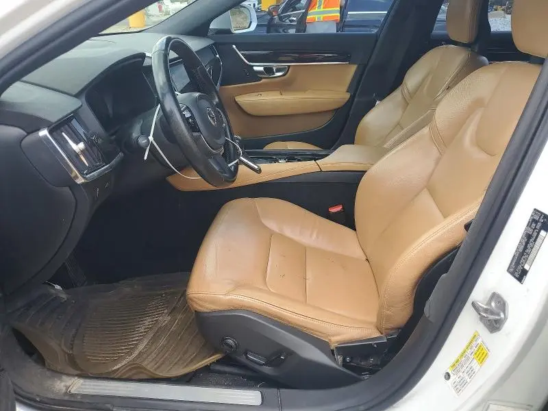 2018 VOLVO S90 T5 MOMENTUM  
