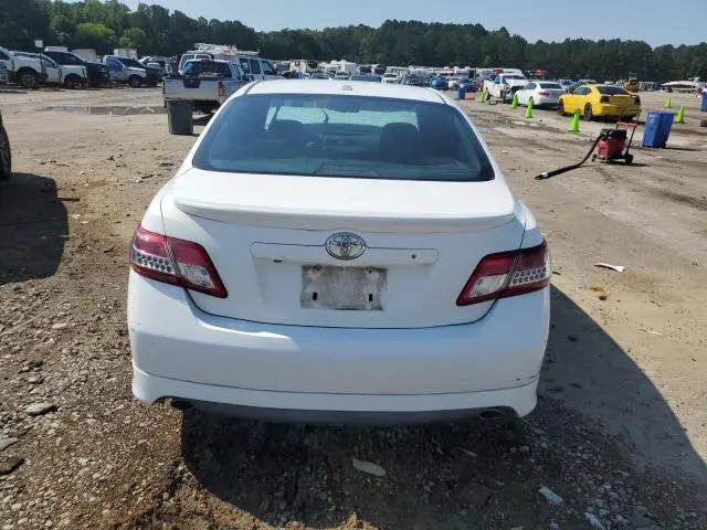 2011 TOYOTA CAMRY SE  