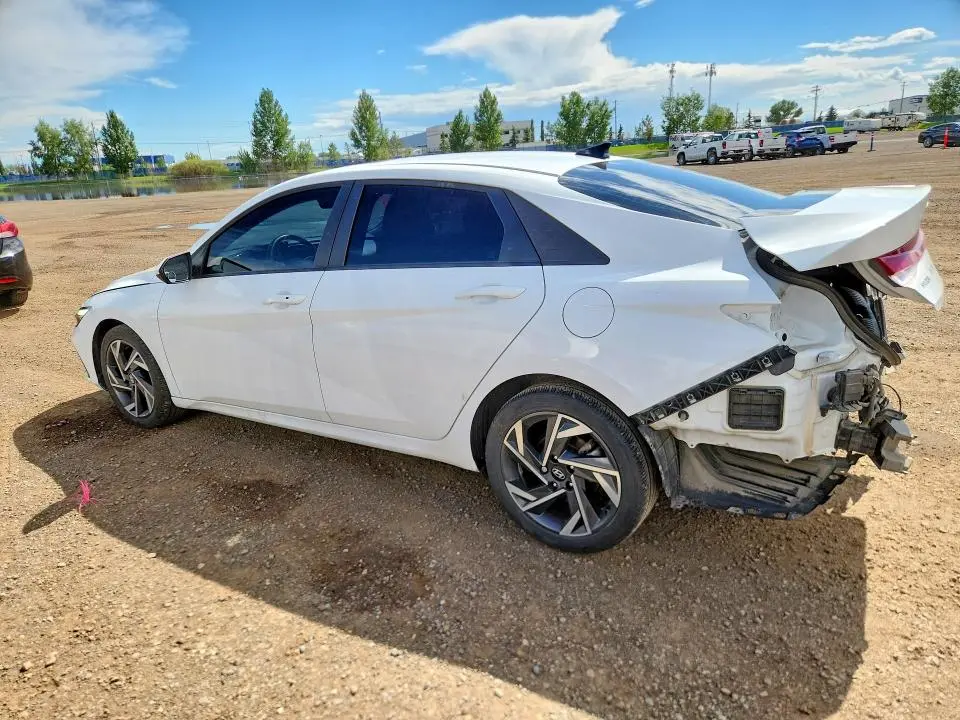 2024 HYUNDAI ELANTRA SEL  