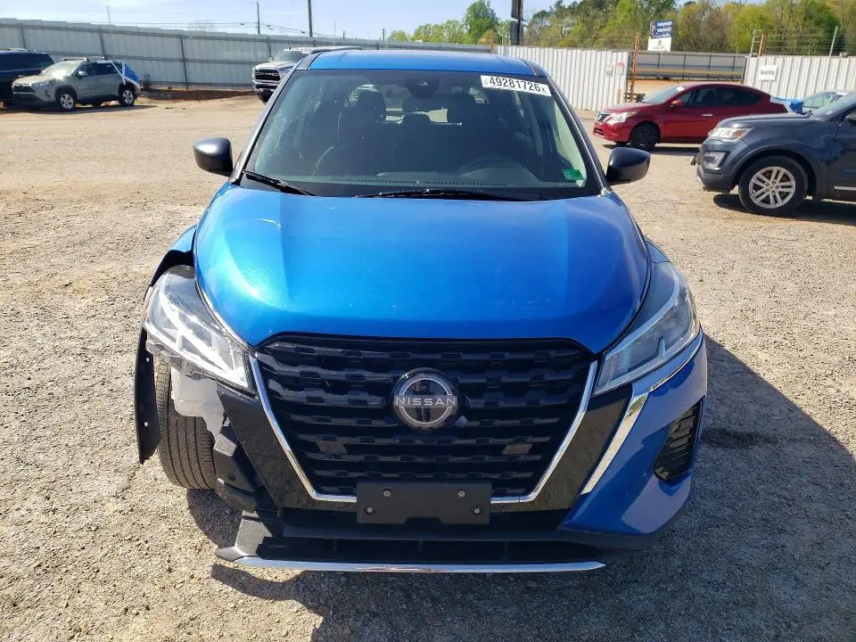 2024 NISSAN KICKS S  