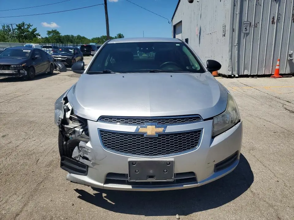 2013 CHEVROLET CRUZE LS  