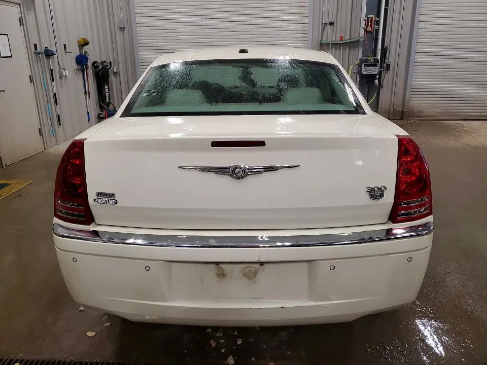 2010 CHRYSLER 300C   