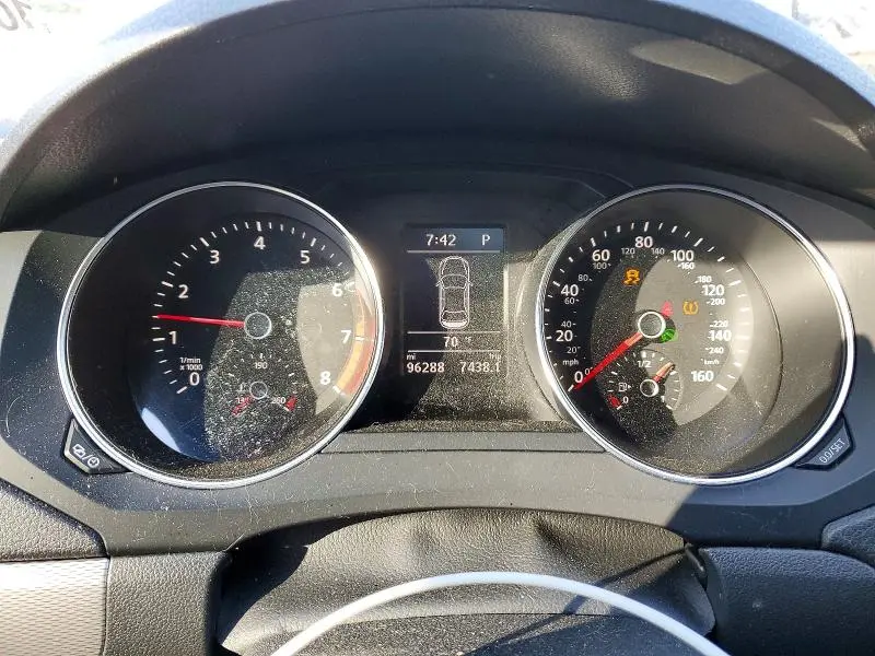 2017 VOLKSWAGEN JETTA SE  
