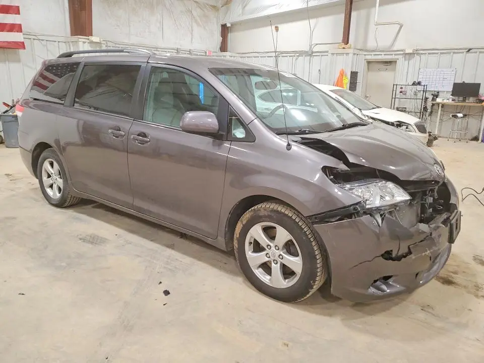 2012 TOYOTA SIENNA LE 8-PASSENGER  