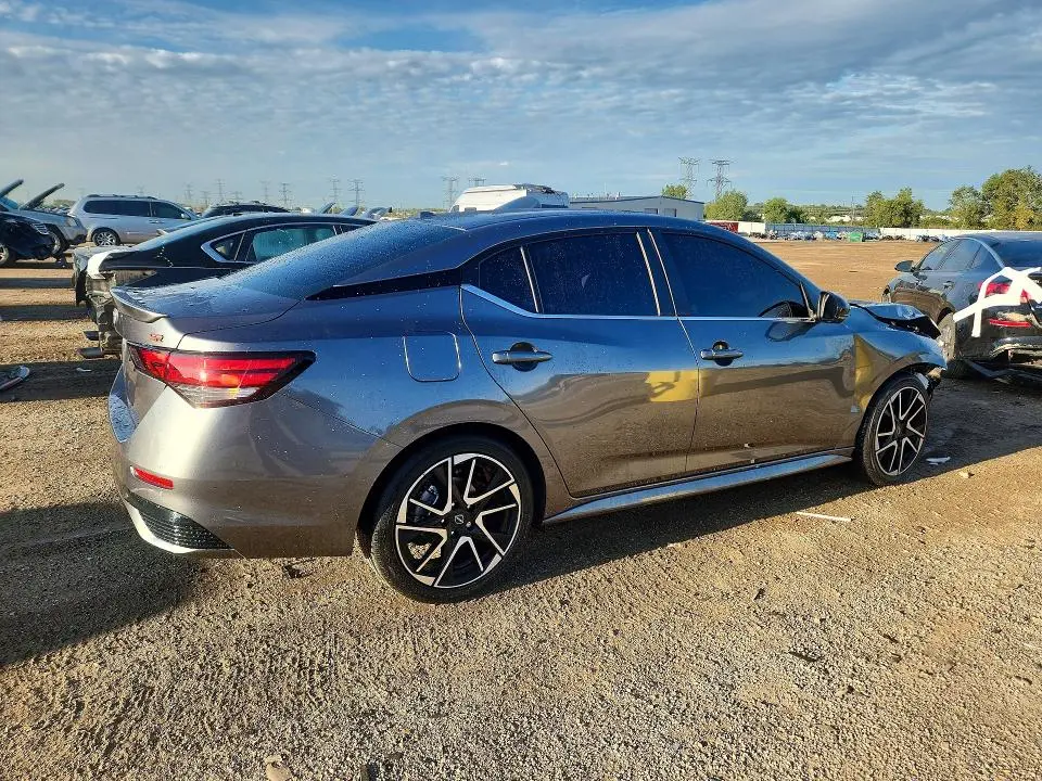 2025 NISSAN SENTRA SR  