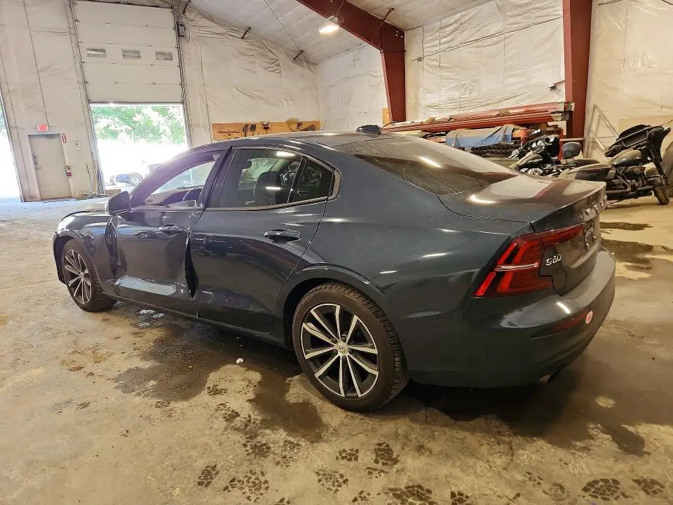 2021 VOLVO S60 T5 MOMENTUM  