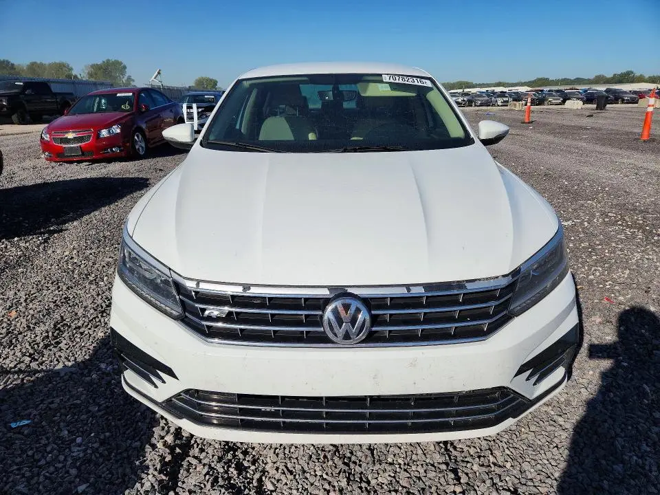 2017 VOLKSWAGEN PASSAT R-LINE  