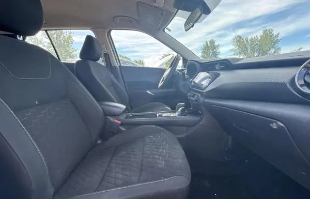 2021 NISSAN KICKS SV  