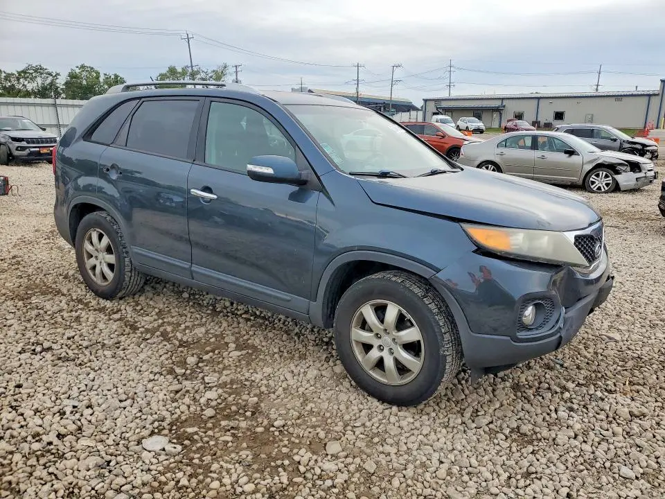 2011 KIA SORENTO LX  