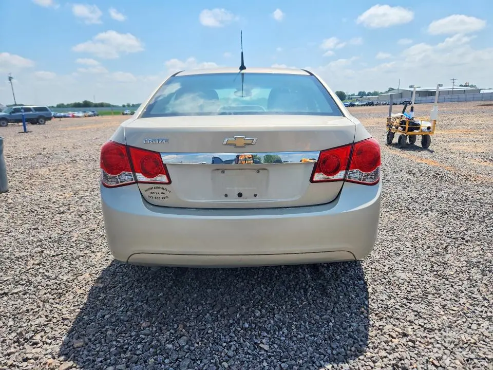 2012 CHEVROLET CRUZE LS  