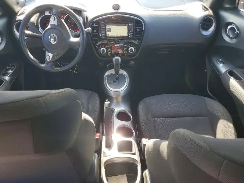 2015 NISSAN JUKE SV  