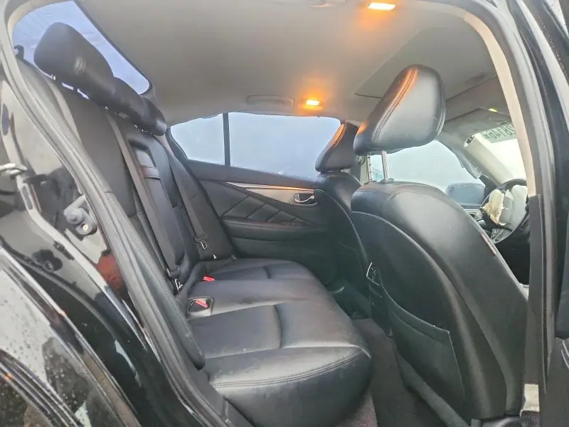 2015 INFINITI Q50   
