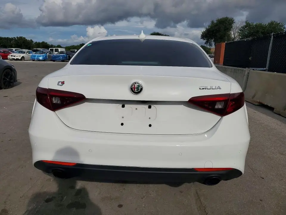 2022 ALFA ROMEO GIULIA   
