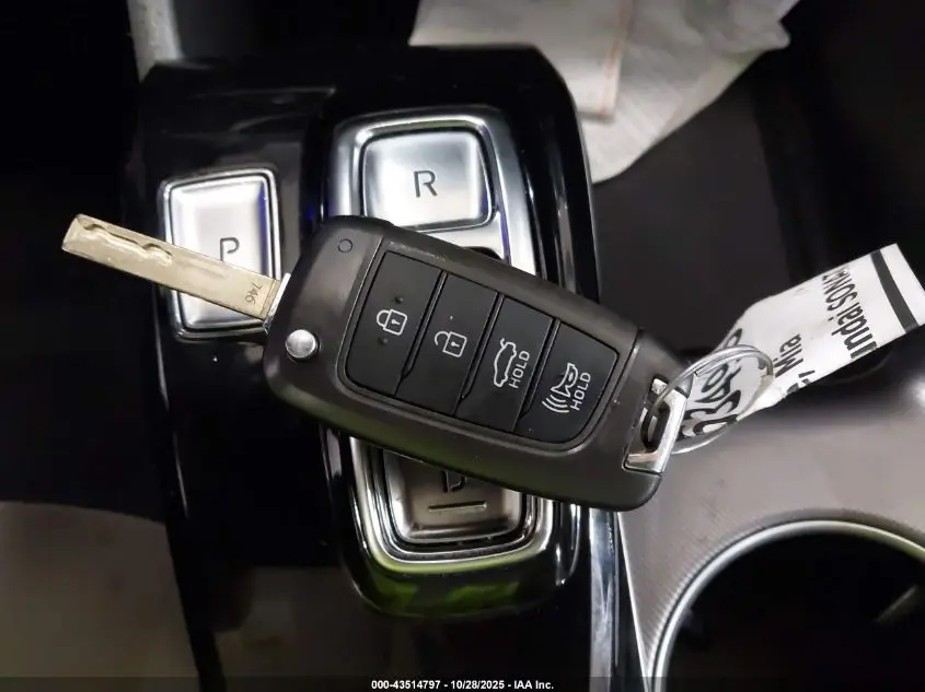 2023 HYUNDAI SONATA SE