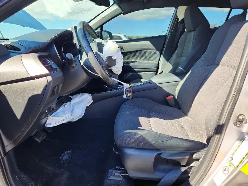 2019 TOYOTA C-HR XLE  