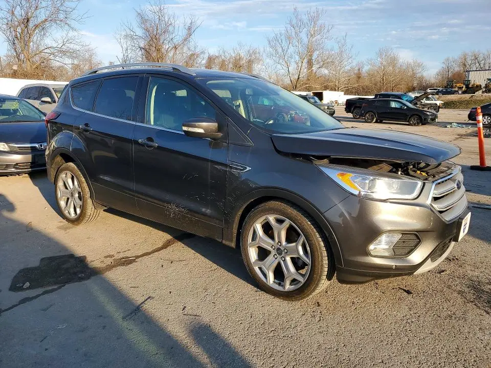 2019 FORD ESCAPE TITANIUM  